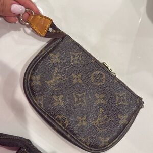 2 Louis Vuitton coin bag